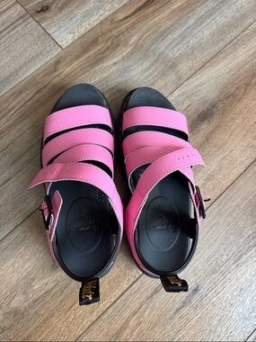 Pink Strappy Dr. Martens LeatherPlatform Blaire Sandals- size 9 men’s, 10 women
